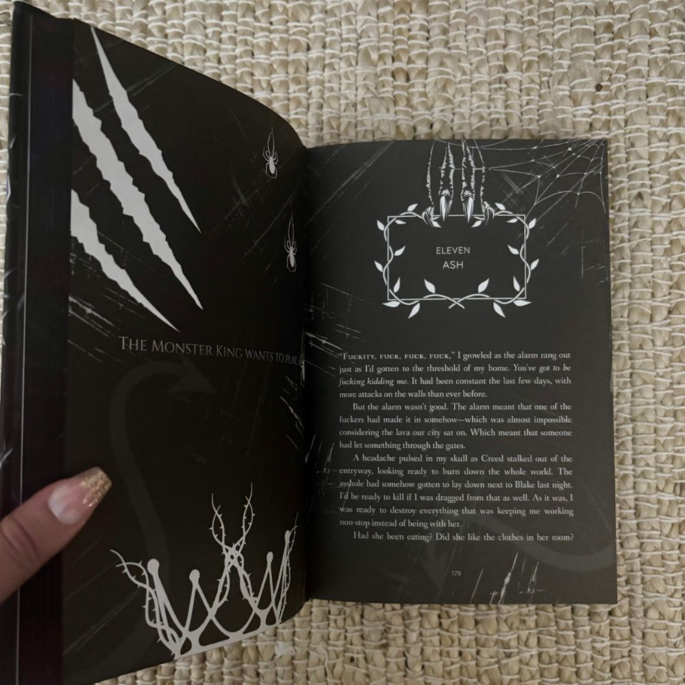 Monster's Plaything – Sonderedition mit rosa Folie